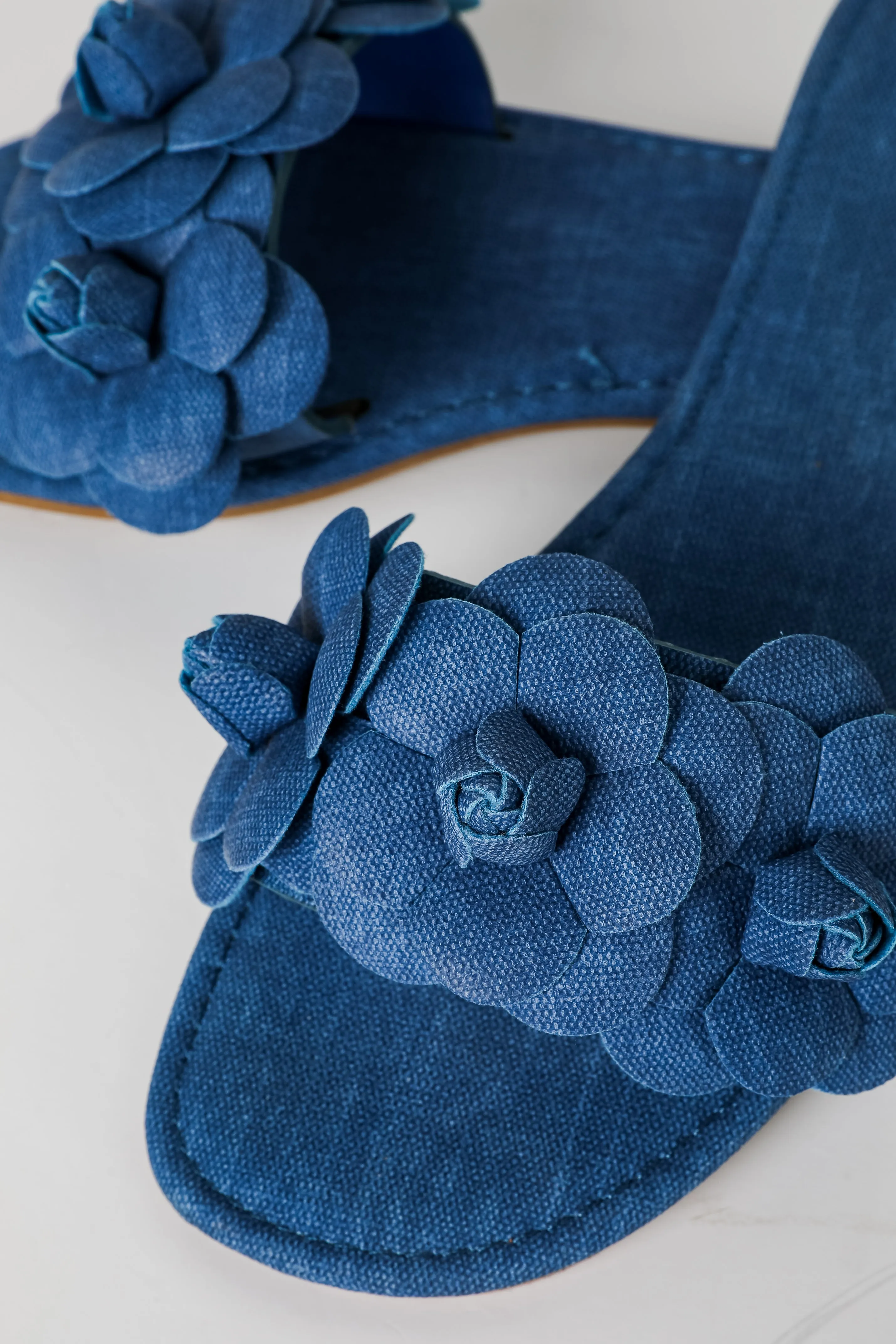 Classy Touch Blue Flower Slide Sandals