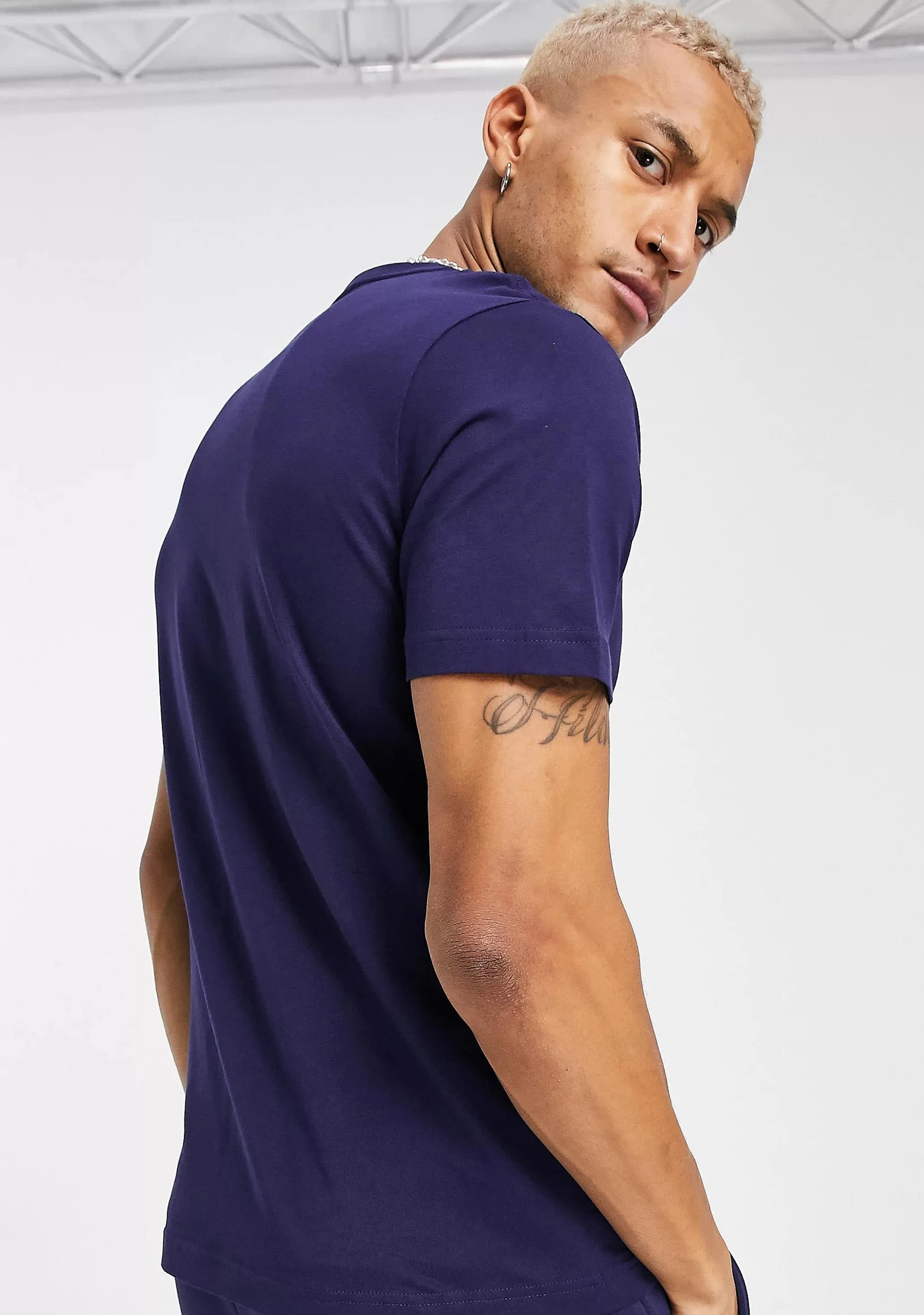 Puma Men??s Essential Small Logo Tee Navy